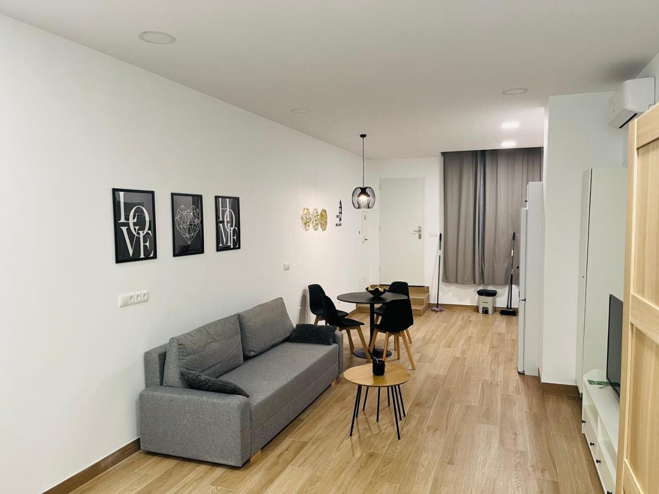 Living Station 8 - last minute hotel in Malaga