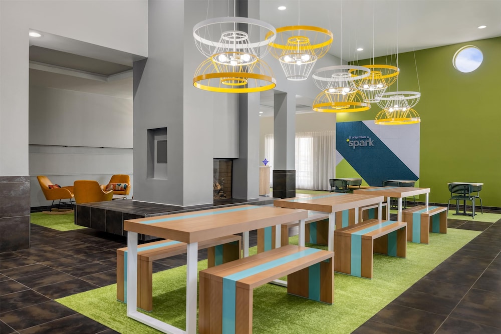 Spark by Hilton Artesia - photo 3