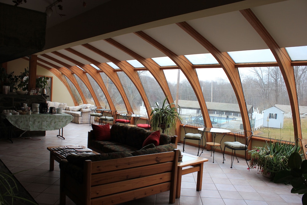 Heidi's Inn - photo 6