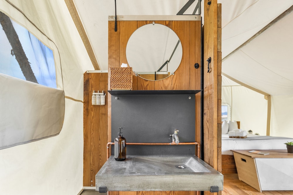 Under Canvas West Yellowstone - photo 34