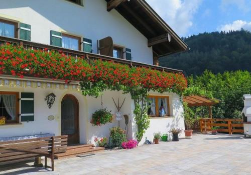 Haus Wiesenrand Kurz — 4-Star Luxury Hotel in Berchtesgaden, Germany