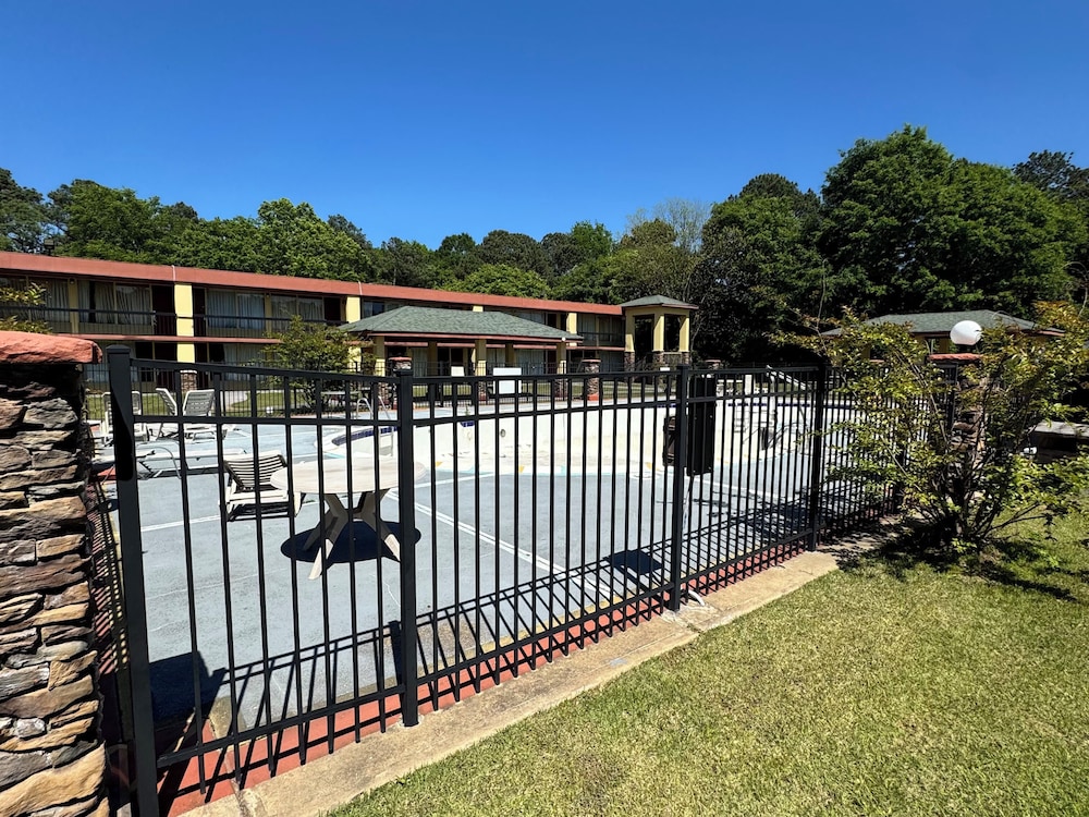 Budgetel Inn Phenix City - photo 55