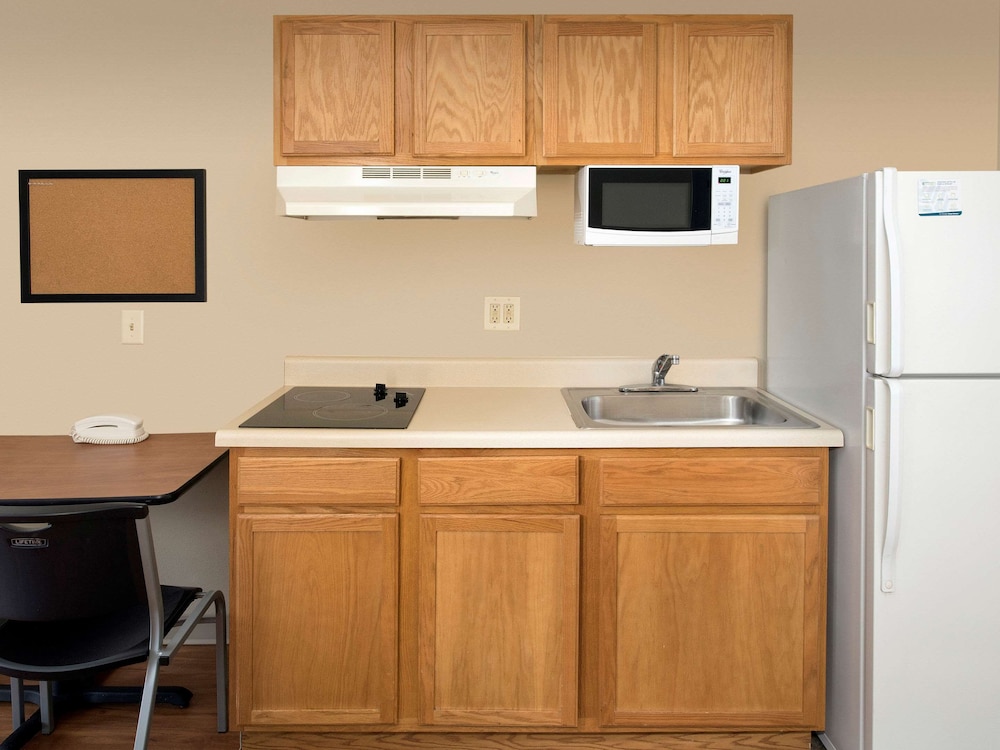 WoodSpring Suites Louisville Clarksville - photo 10