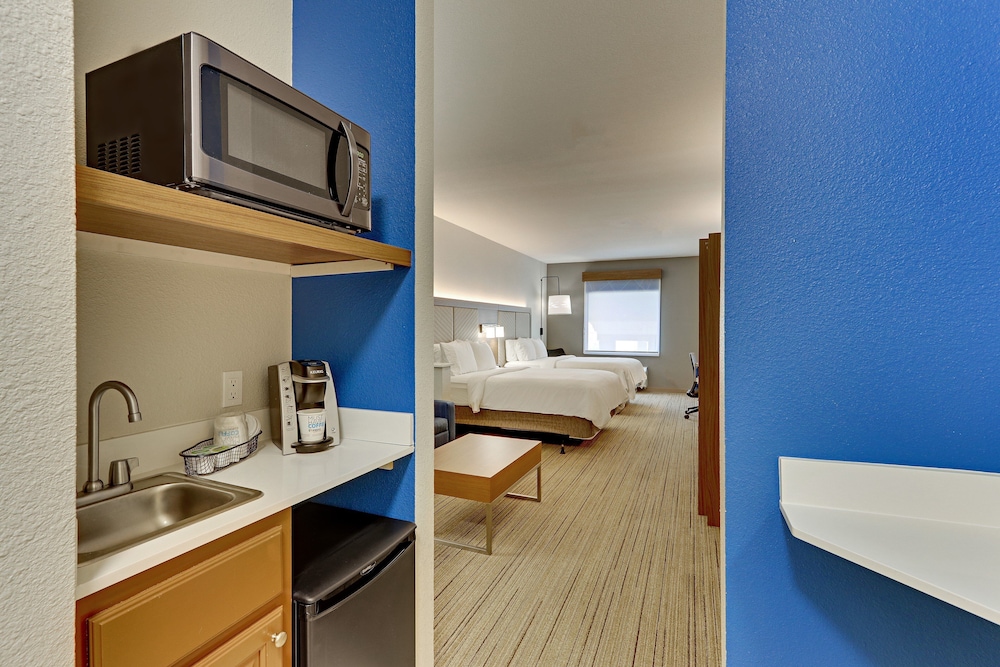 Holiday Inn Express Hotel & Suites Weatherford by IHG - photo 10