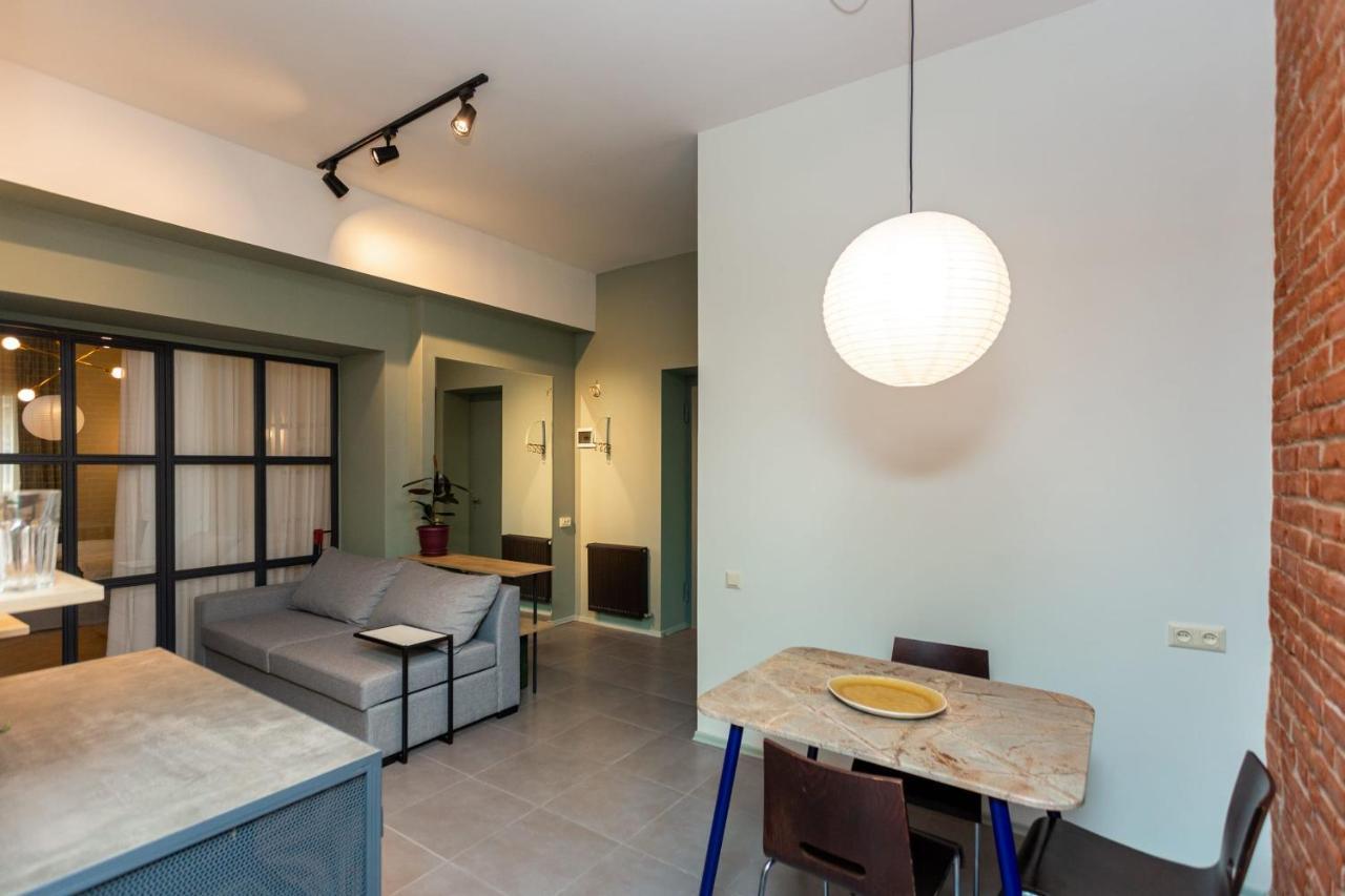Historic Modern 1BR Apartment In The Centre