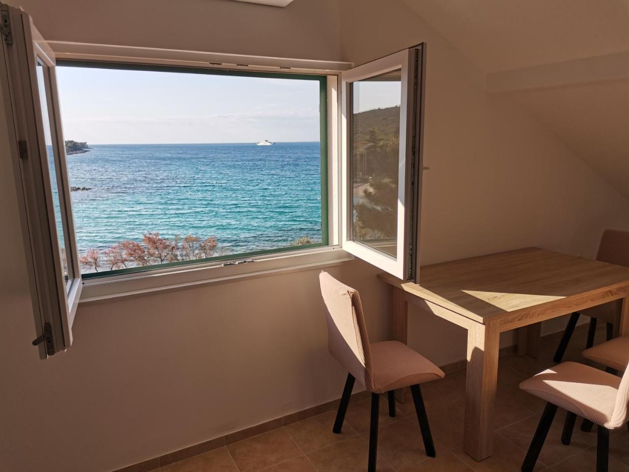 Apartment Porat 2 — 4-Star Luxury Hotel in Ugljan, Croatia