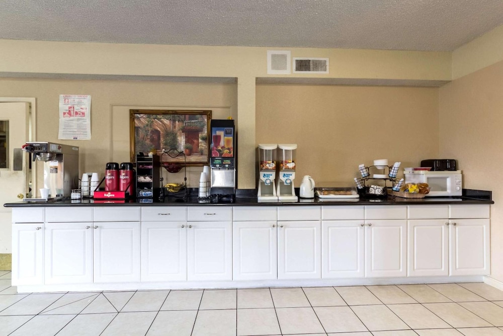 HillView Inn - photo 39