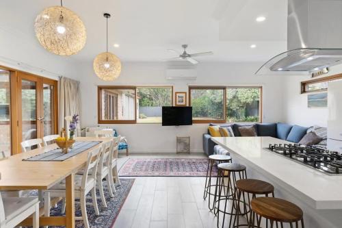 Pine 11 Pine Ave Victor Harbor No Linen Included — Victor Harbor