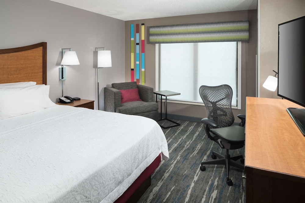 Hampton Inn & Suites Chicago North Shore Skokie - photo 12