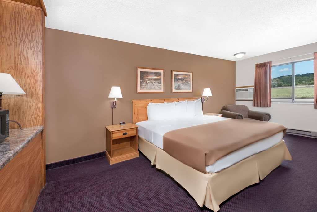 Super 8 by Wyndham Chamberlain SD - photo 7