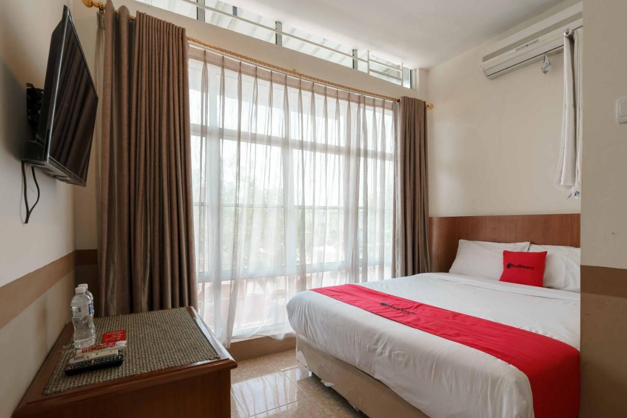 Reddoorz Near Plaza Botania 1 Batam — Batam