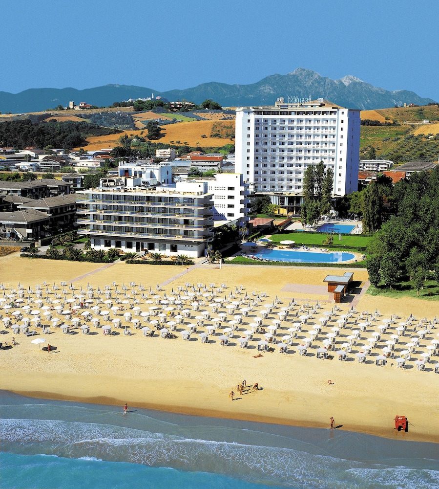 Grand Hotel Berti — 5-Star Luxury Hotel in Silvi, Italy