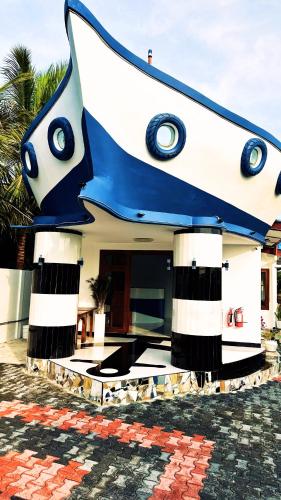 Reheboth Hotel in Trincomalee, Sri Lanka