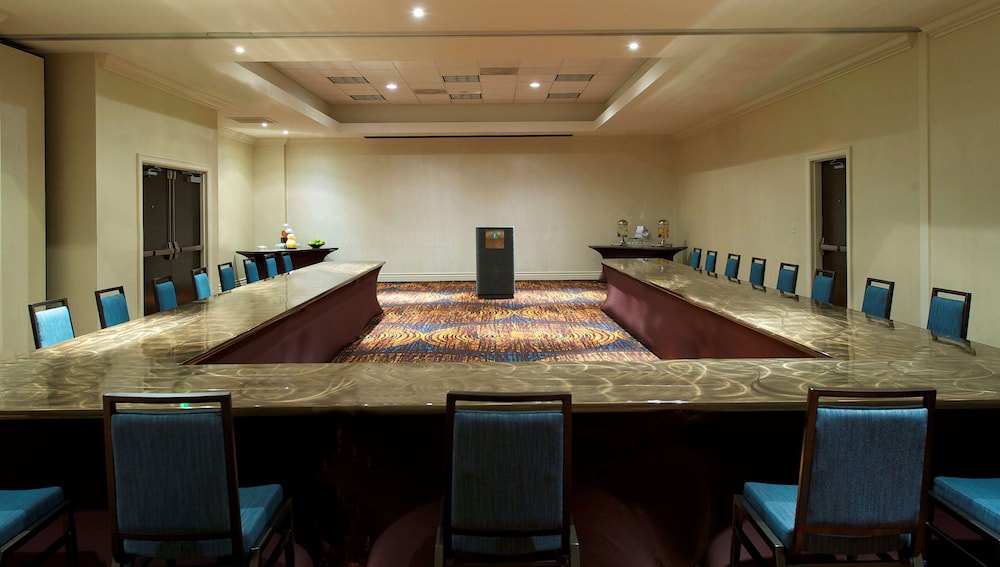 Embassy Suites by Hilton Walnut Creek - photo 49
