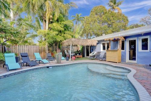 Kiki Grand Suite Men's Clothing optional Guest Houses — 4-Star Luxury Hotel in Fort Lauderdale, United States