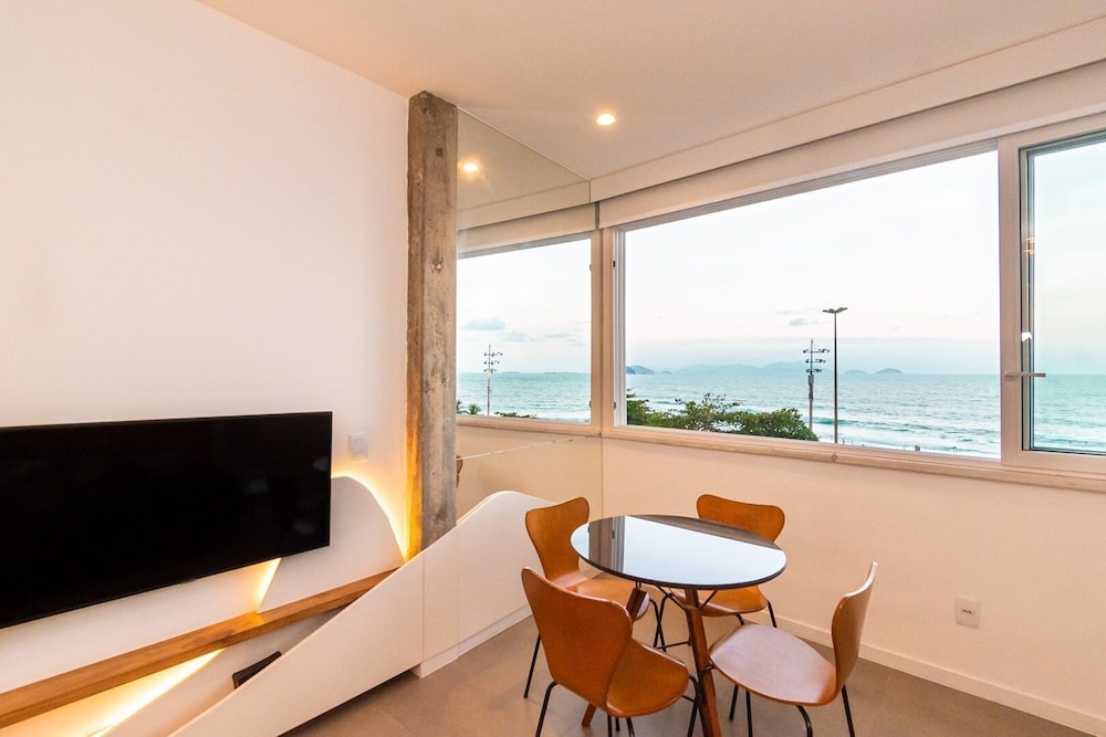 Studio Frente Mar em Copacabana A 3196 502 — 4-Star Luxury Hotel in Rio De Janeiro, Brasil