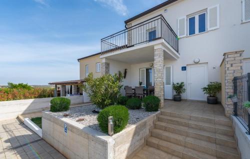 Holiday House Businia with Whirlpool — 4-Star Luxury Hotel in Novigrad, Croatia