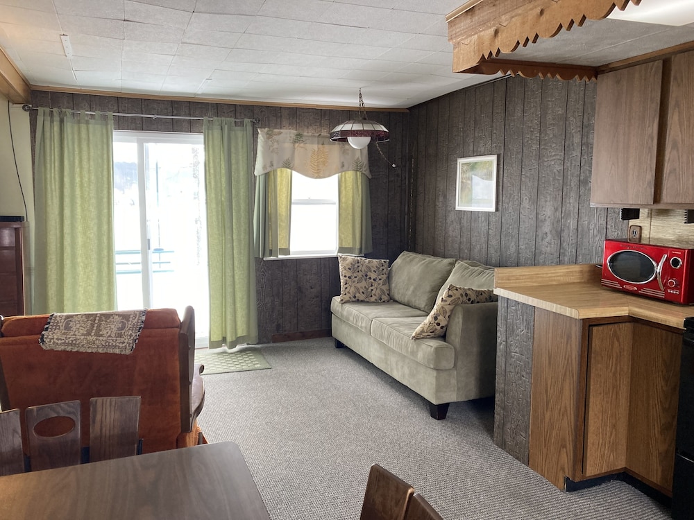 Dixon Lake Resort - photo 10