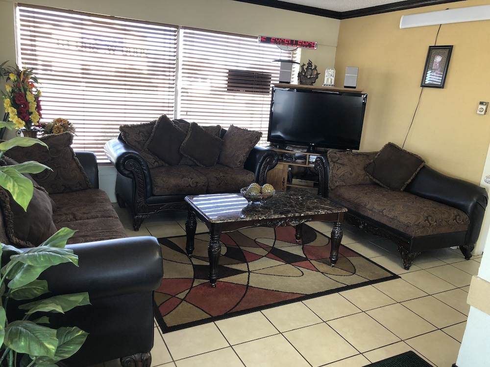 Flamingo Inn Oklahoma - photo 5