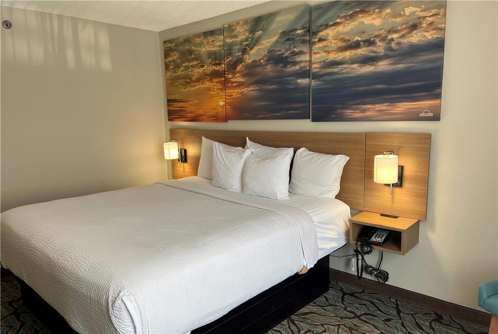 Days Inn by Wyndham West Des Moines Clive - photo 8