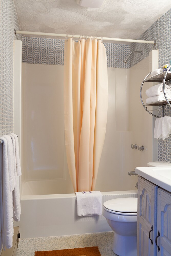 Town & Country Motor Inn - photo 30