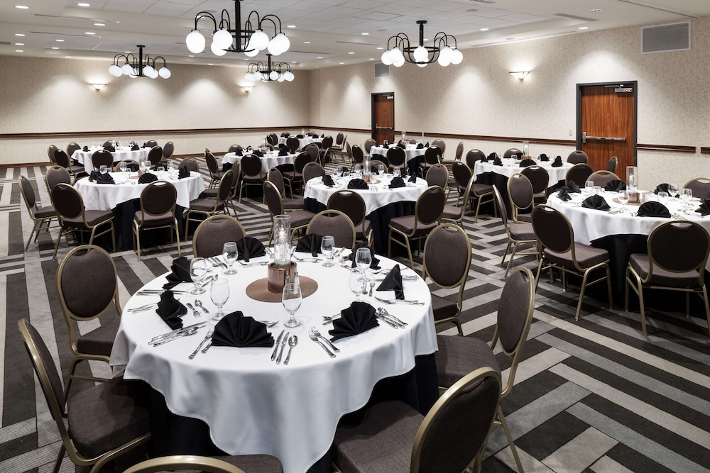 Embassy Suites Anchorage - photo 44