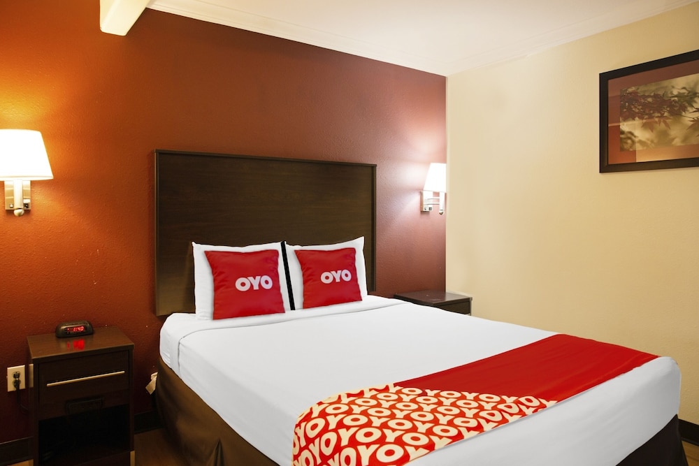 OYO Hotel McAllen Airport South - photo 27