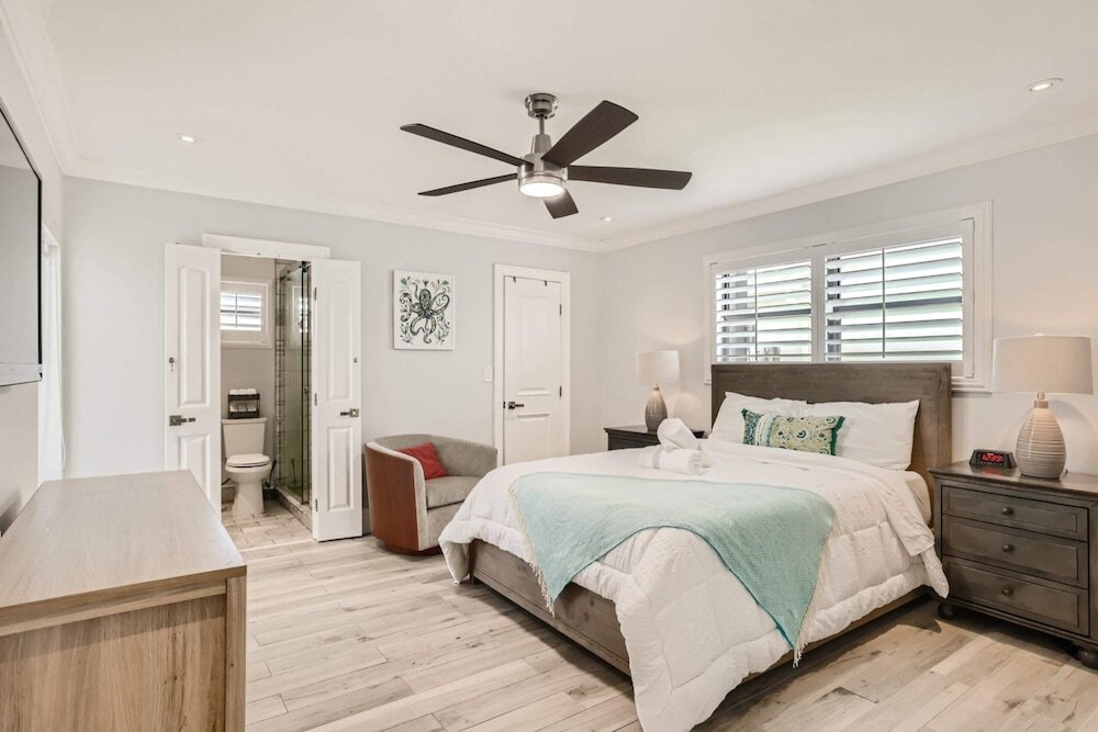 Great Location Private House Pool Hot Tub Patio w Fire Pit 3br 2ba — 4-Star Luxury Hotel in Hollywood, United States