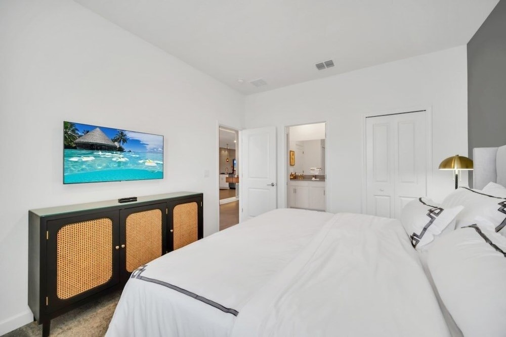9 Bed Pool Home Storey Lake Resort 9 Bedroom Home by RedAwning - photo 13