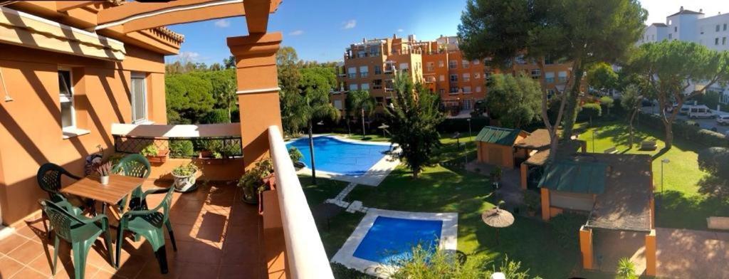 Gatu Premium Atico Sotavento Playa Parking Terraza Piscinas Wifi Y Aire Acc Preferente Mayores de 21 Anos Y Familias in El Puerto De Santa Maria, Spain