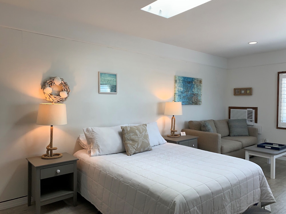 Vineyard Harbor Motel Private Beach - photo 30