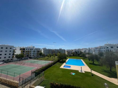 Vila Nova 4G — 4-Star Luxury Hotel in Armacao De Pera, Portugal