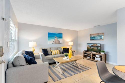 Ocean 16 Pier View — 4-Star Luxury Hotel in Indian Harbour Beach, United States