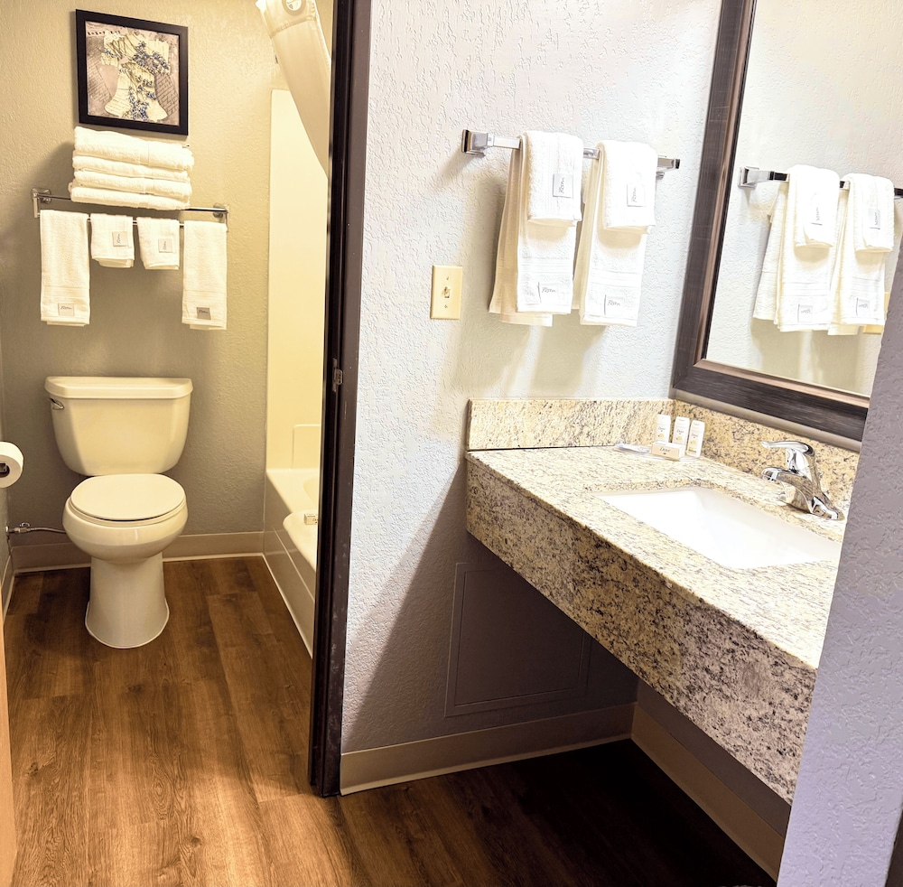 AmericInn by Wyndham Ames - photo 31