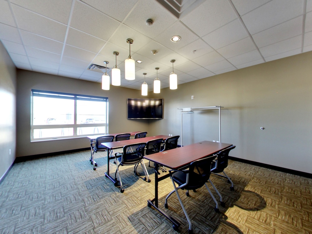 Staybridge Suites Madison Fitchburg - photo 95