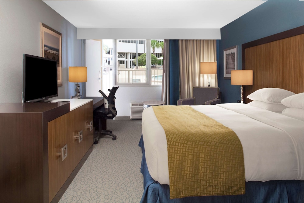 DoubleTree by Hilton Hotel Jacksonville Airport - photo 27