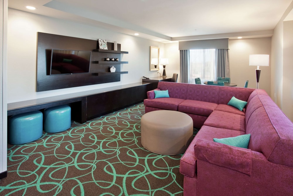 Hampton Inn Kearney - photo 26