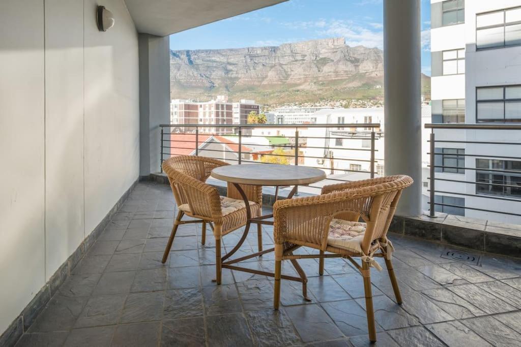 6th Floor 3Bed City Center Spacious & Secure