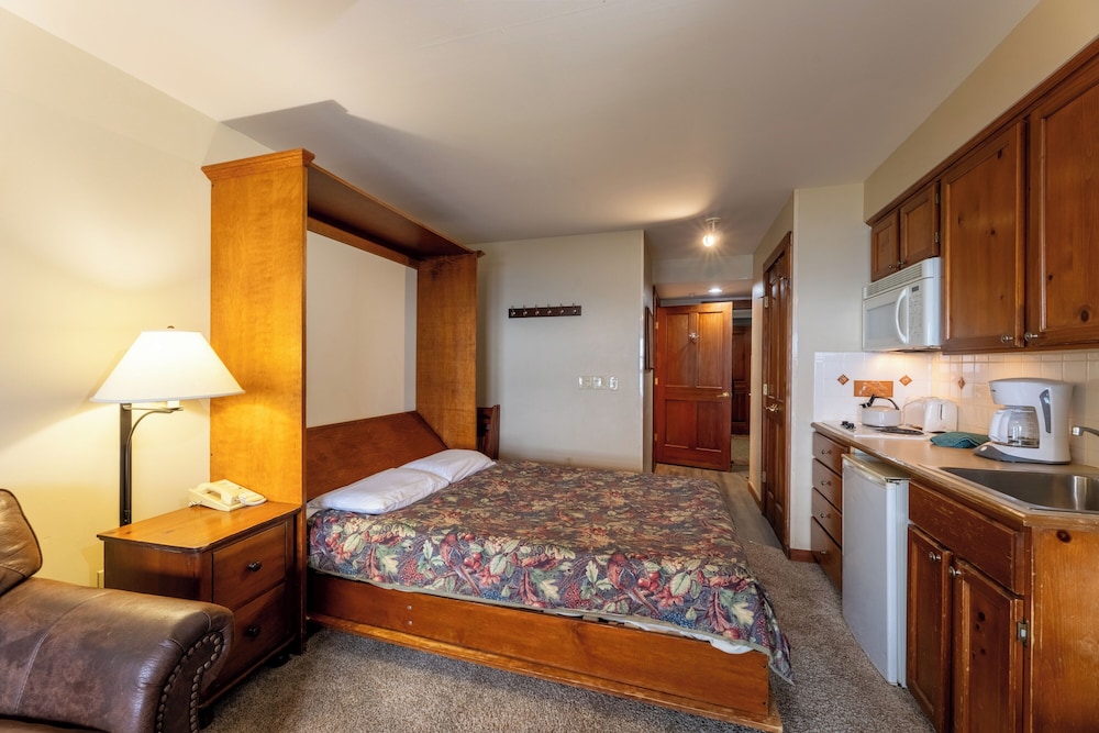 Rimfire Lodge - photo 10