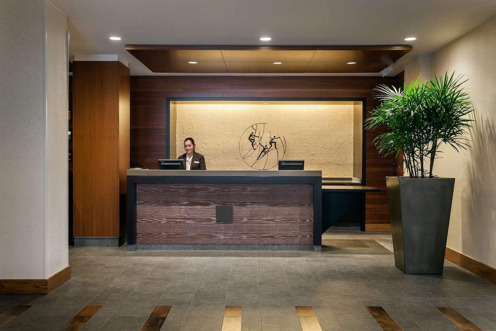 DoubleTree by Hilton San Francisco Airport - photo 3