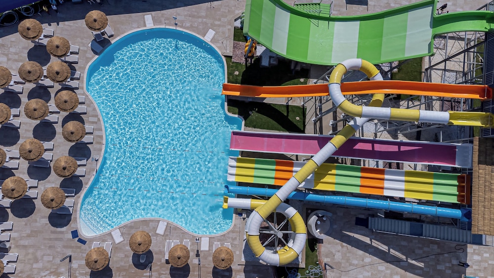 Amwaj Blue Beach Resort & Spa