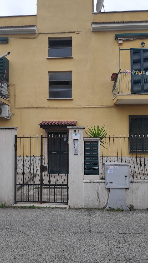VichyeNichy - carbon neutral hotel in Rome