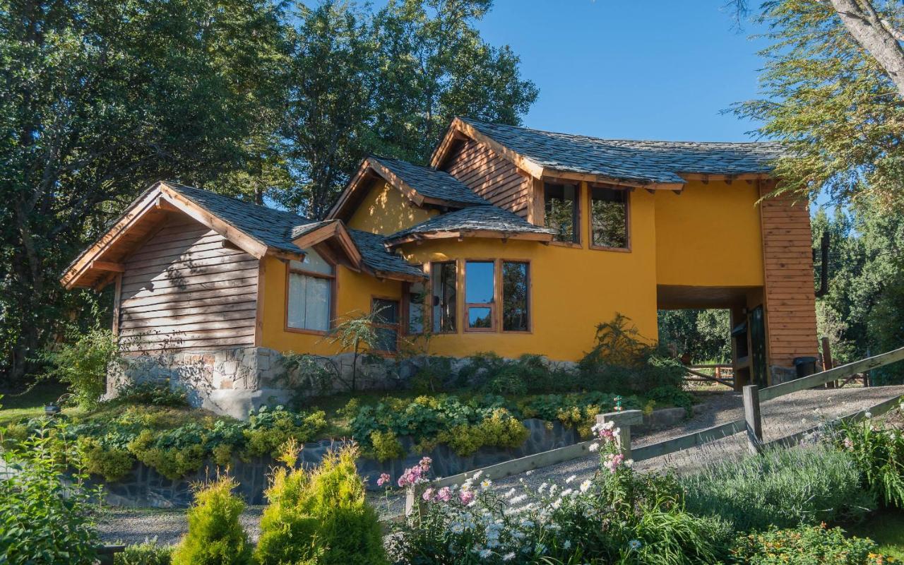 Lelikelen Cabañas del Bosque — 4-Star Luxury Hotel in Villa La Angostura, Argentina