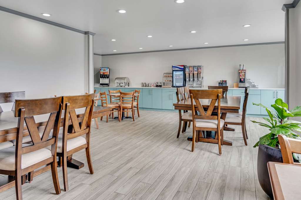 Country Inn & Suites by Radisson Grand Rapids Airport MI - photo 41