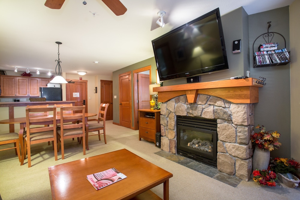 1205A One Bedroom Standard Eagle Springs West 1 Hotel Room by RedAwning - photo 10