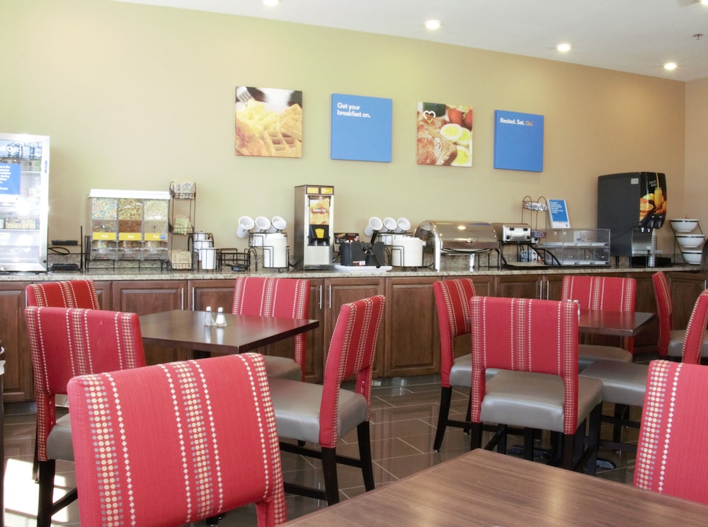 Comfort Inn Medford North - photo 36