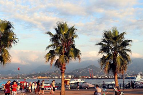 Orby City Seafront Luxury Stay
