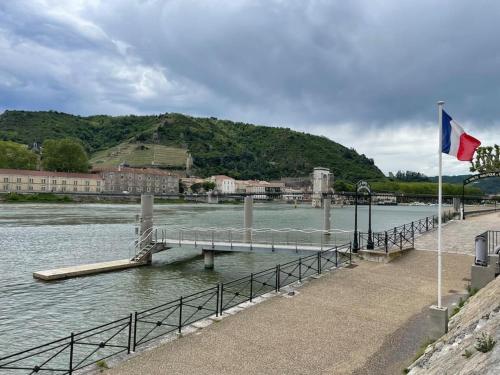 La Batellerie Vue Sur Rhone — hotel in Tain-L'hermitage