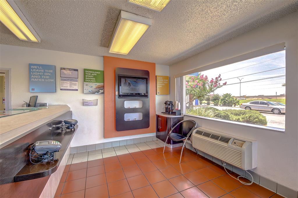 Motel 6 San Antonio TX Fort Sam Houston - photo 34