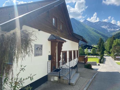 Alpin Haus Berwang — 4-Star Luxury Hotel in Berwang, Austria